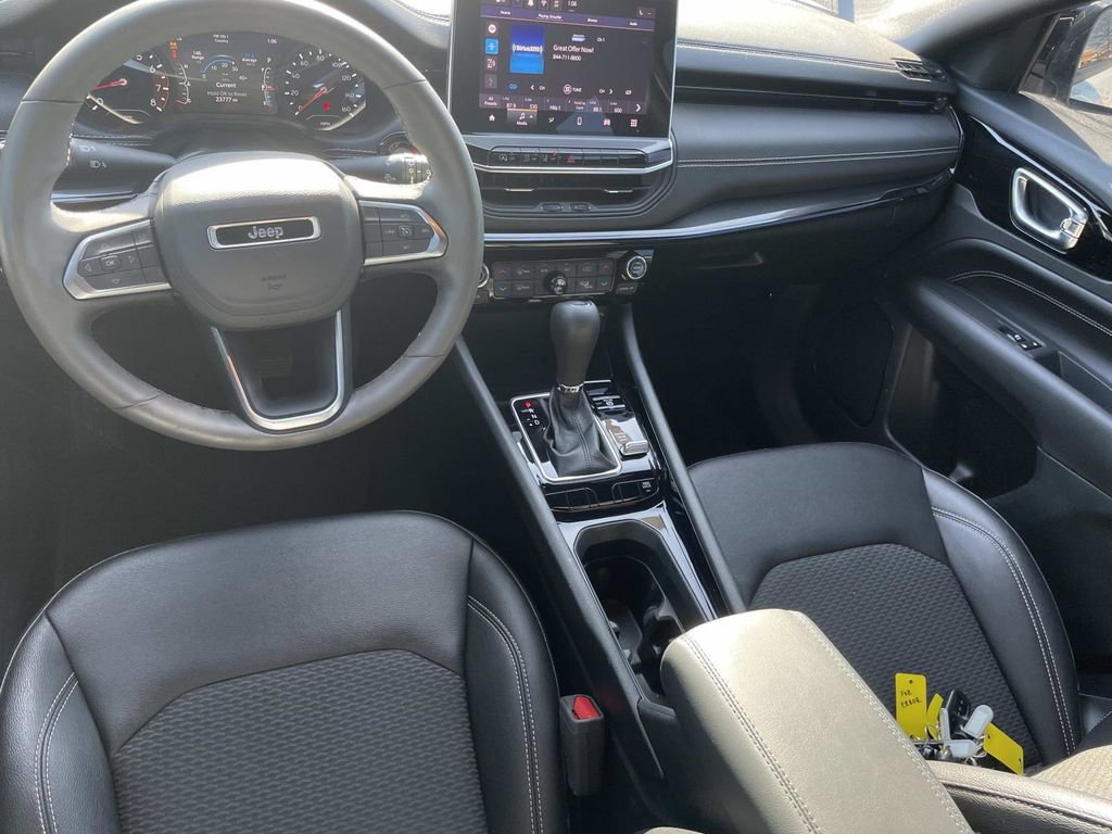 Used 2024 Jeep Compass Latitude w/ Convenience Group image 10