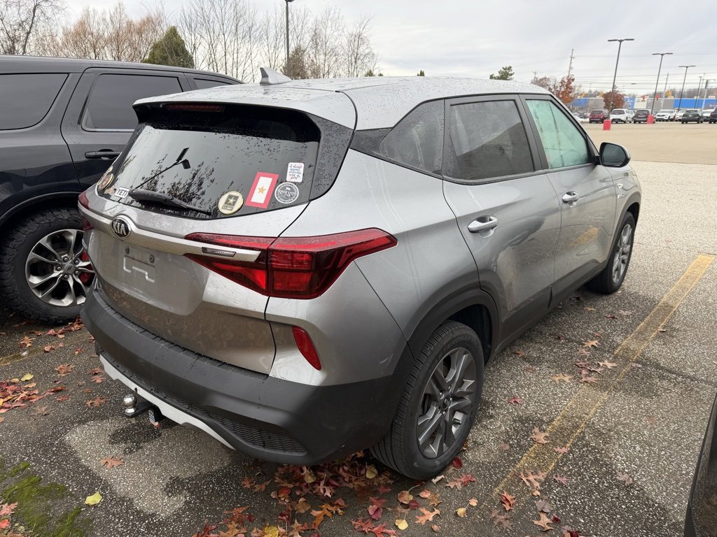 Used 2021 Kia Seltos LX image 3