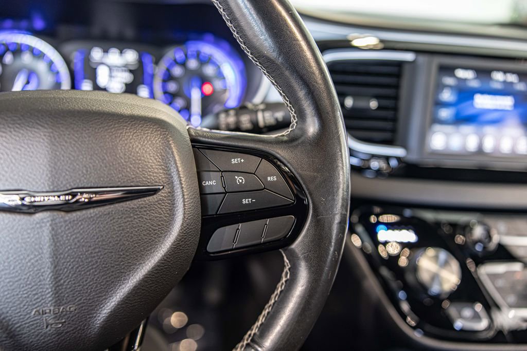 Used 2019 Chrysler Pacifica Touring Plus w/ S Appearance Package FWD image 25