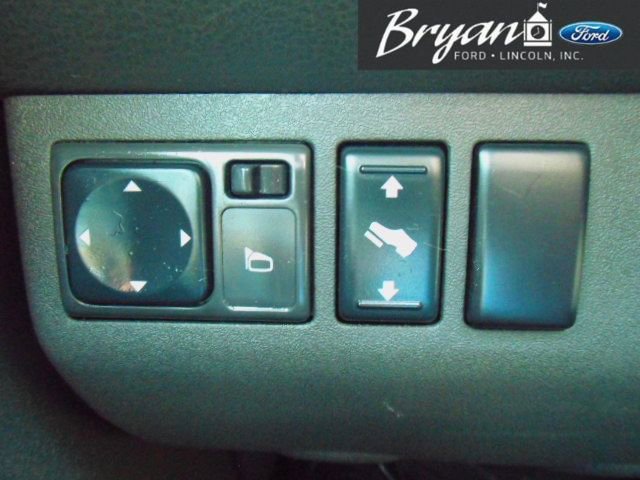 Used 2006 Nissan Pathfinder SE w/ (P01) Se Premium Pkg image 24