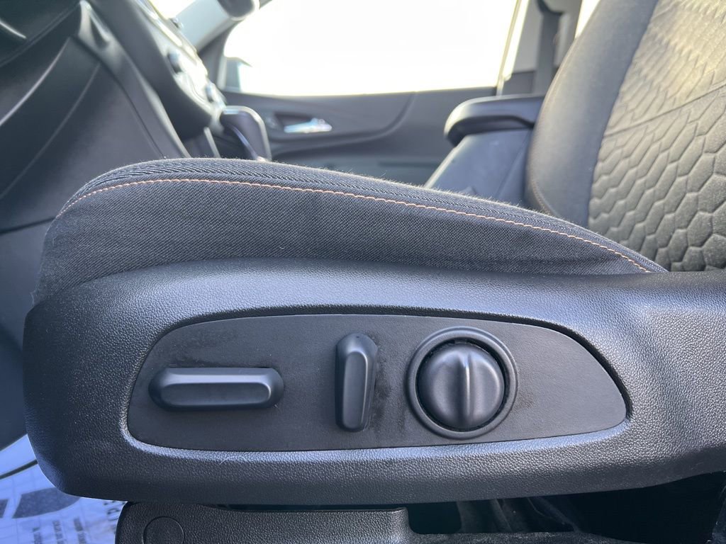 Used 2018 Chevrolet Equinox LT image 10