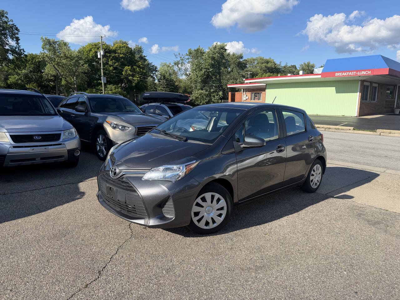 Used 2016 Toyota Yaris L FWD image 2