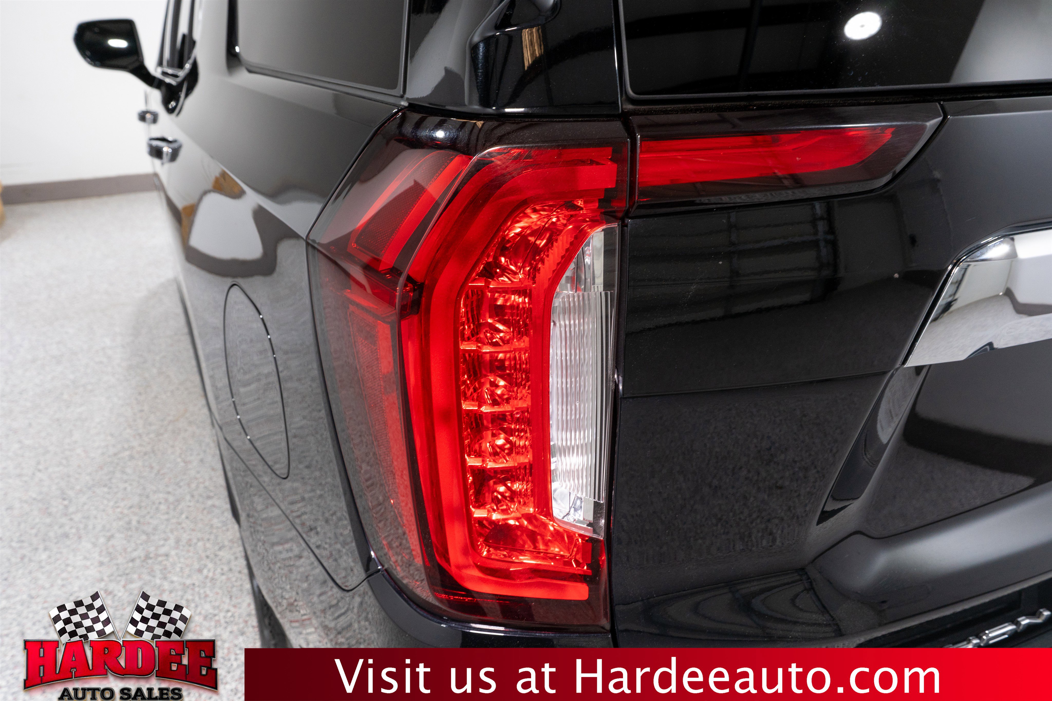 Used 2023 GMC Yukon SLT image 9