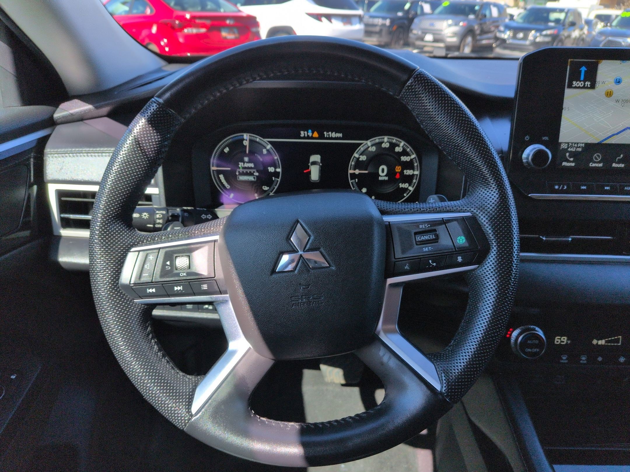 Used 2023 Mitsubishi Outlander SE image 18
