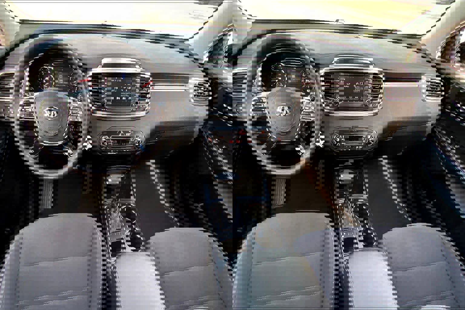 Used 2019 Kia Sorento LX image 14