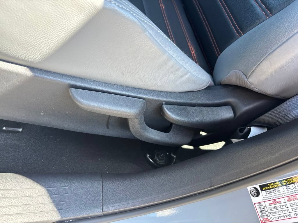 Used 2024 Nissan Kicks SR w/ SR Premium Package FWD image 16