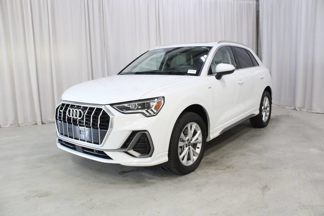 Used 2023 Audi Q3 2.0T Premium Plus w/ Premium Plus Package AWD/4WD image 36