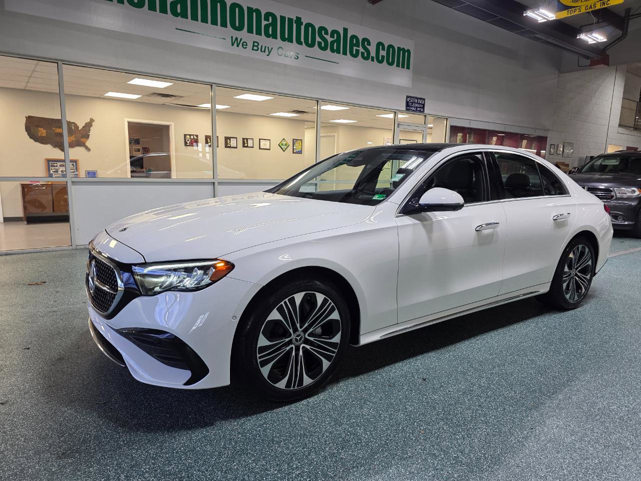 Used 2025 Mercedes-Benz E 350 E 350 RWD Sedan image 2