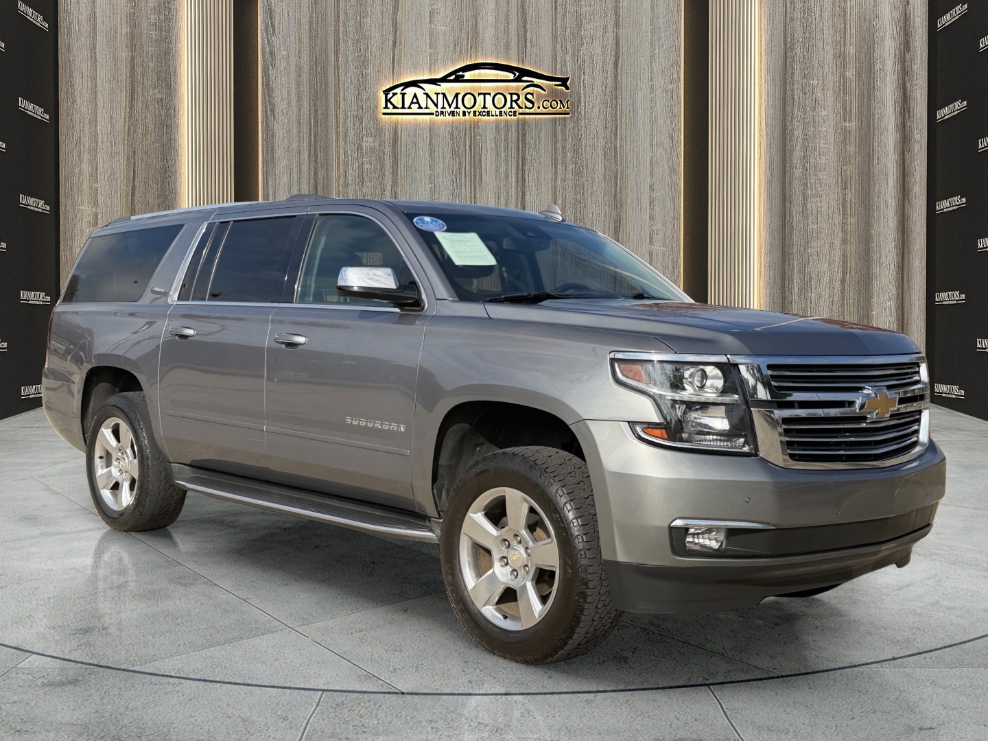 Used 2020 Chevrolet Suburban Premier image 1