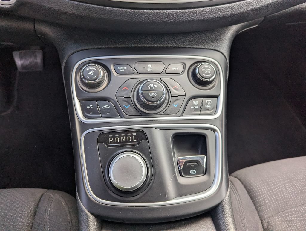Used 2015 Chrysler 200 Limited w/ Convenience Group FWD image 23