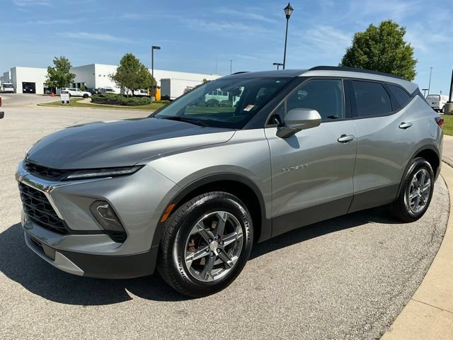 Used 2024 Chevrolet Blazer LT w/ Convenience Package AWD/4WD image 3