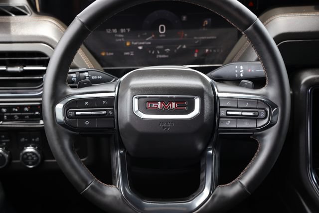 Used 2025 GMC Yukon AT4 AWD/4WD image 16