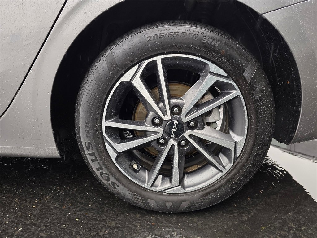 Used 2022 Kia Forte LXS image 6