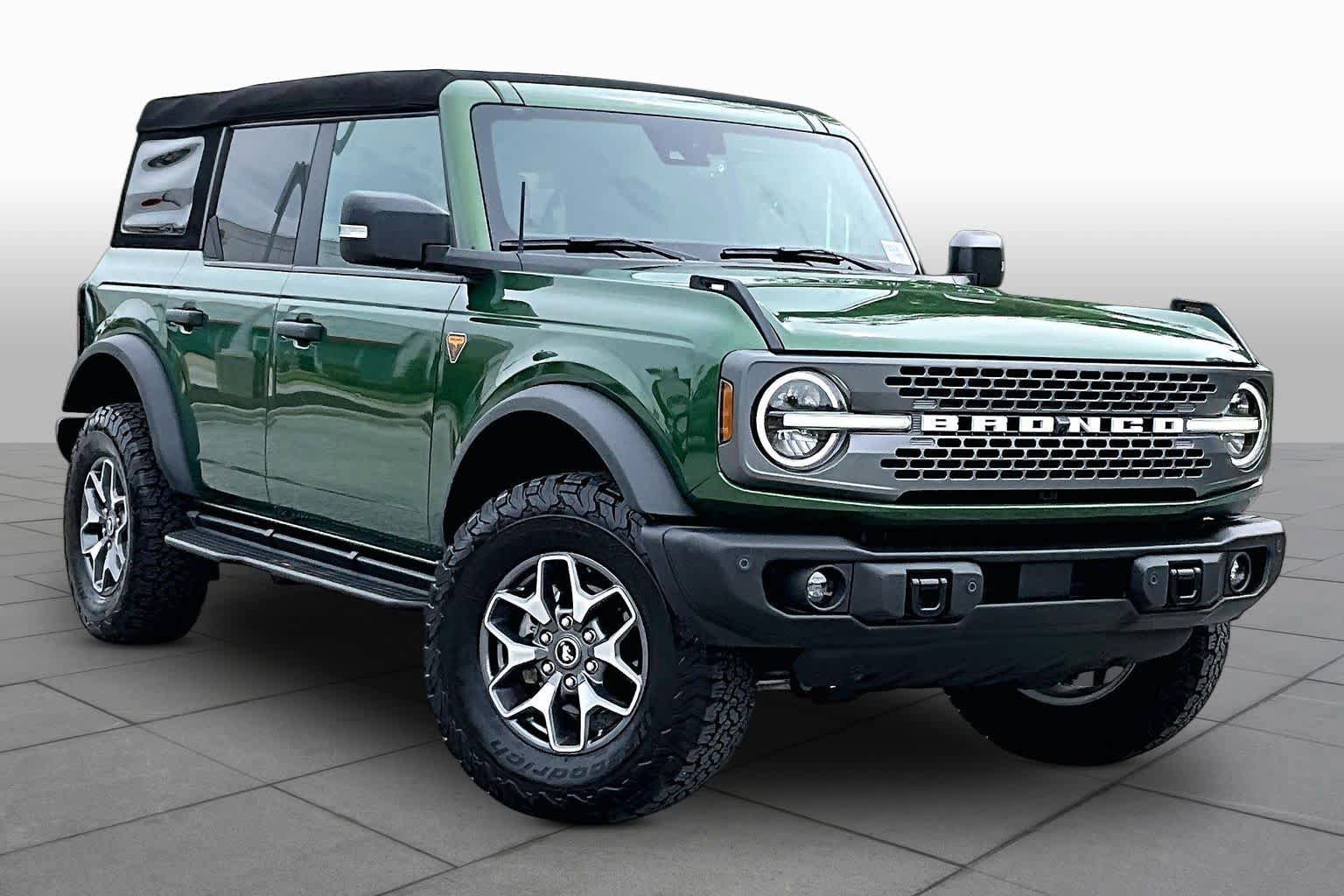 Used 2023 Ford Bronco Badlands AWD/4WD image 3