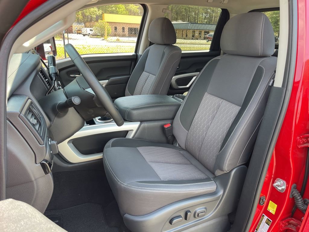 Certified 2024 Nissan Titan SV w/ SV Convenience Package image 19