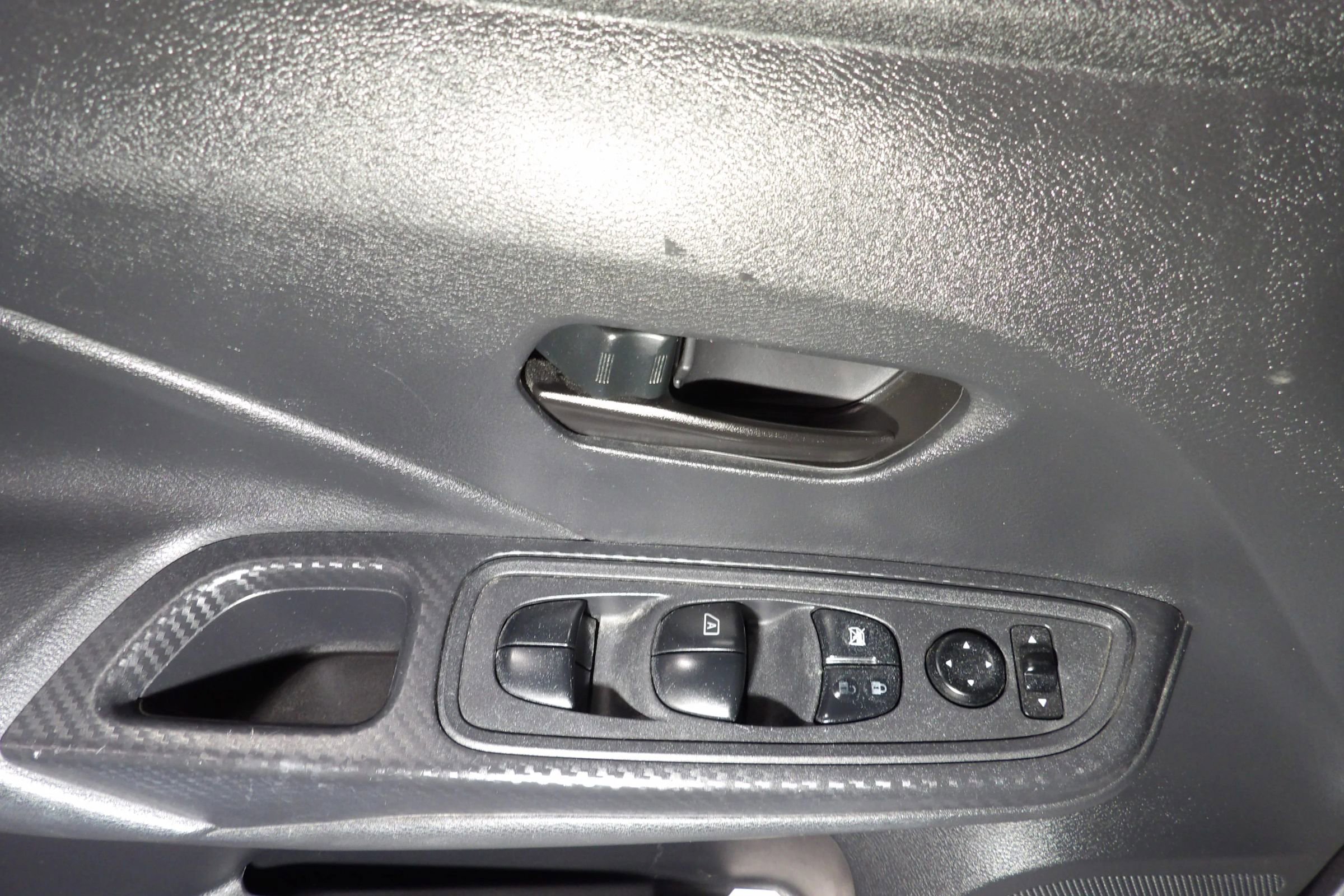 Used 2020 Nissan Versa S image 8