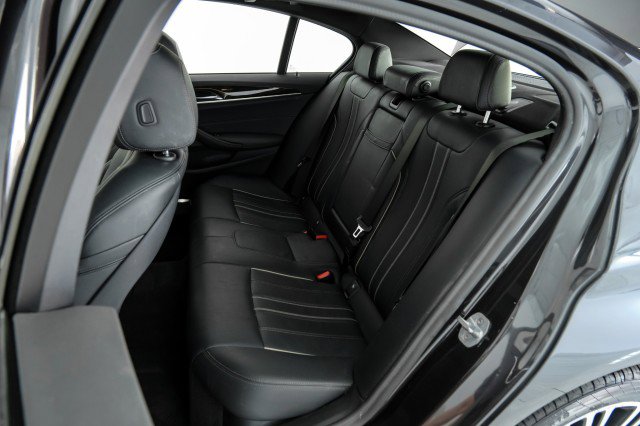 Used 2020 BMW 540i xDrive image 40