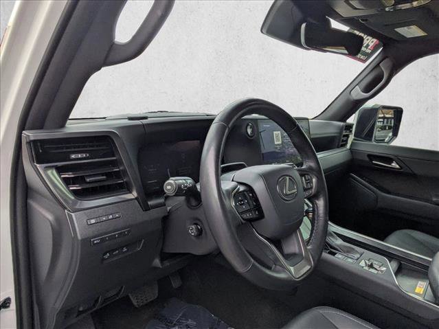 Used 2024 Lexus GX 550 w/ Cold Area Package AWD/4WD image 10