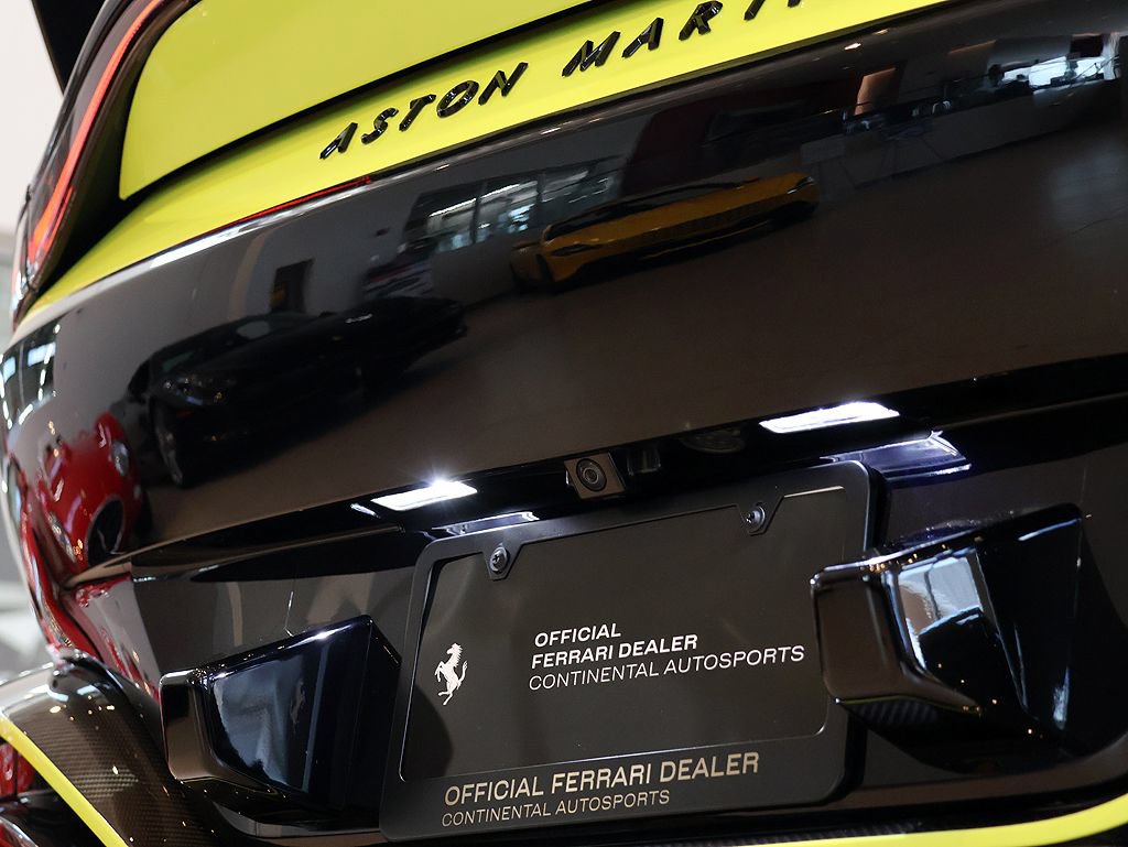 Used 2023 Aston Martin V12 Vantage RWD image 66