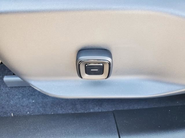 New 2025 Volvo EX30 Plus w/ Protection Package Premier AWD/4WD image 13