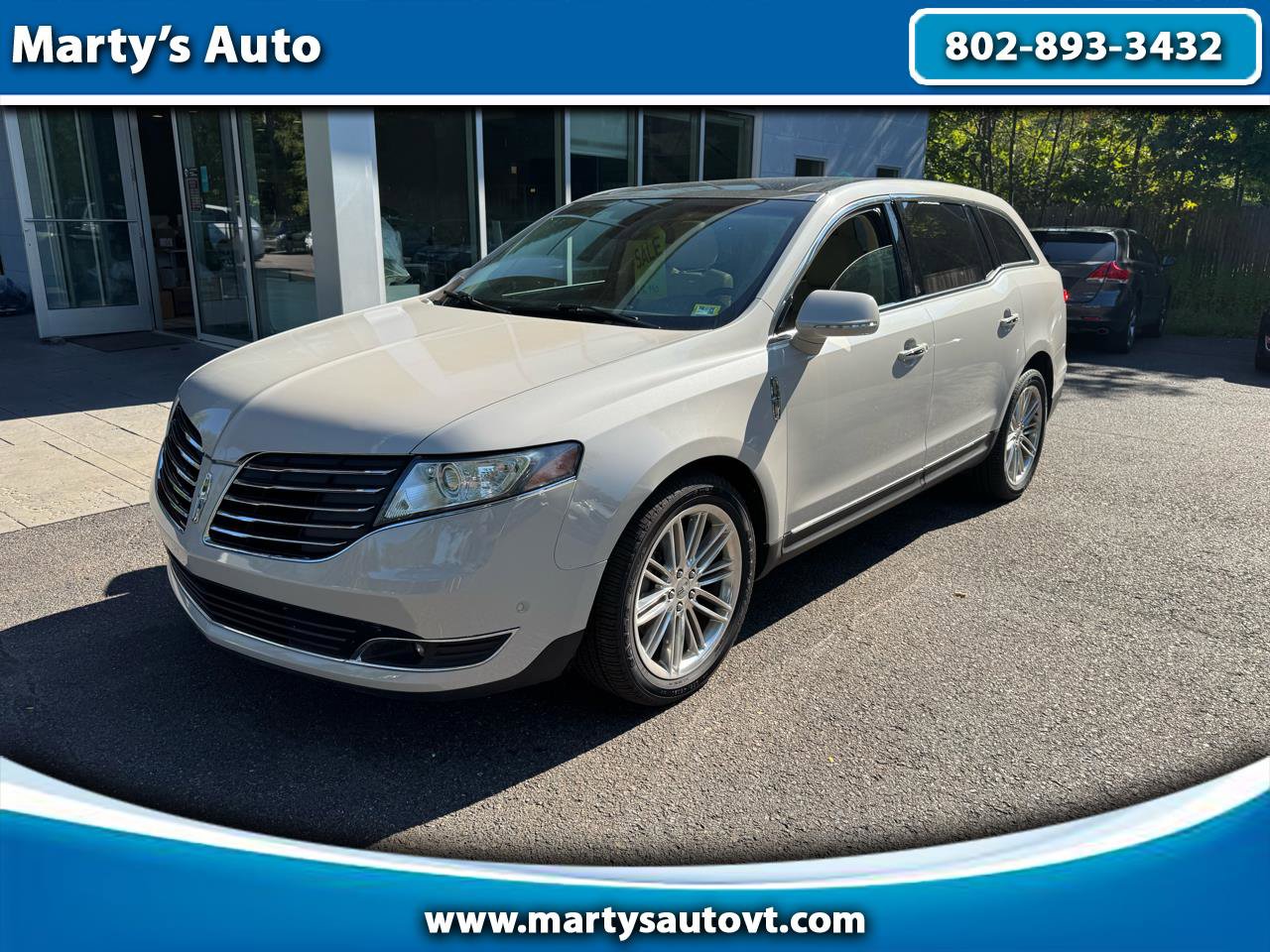 Used 2019 Lincoln MKT AWD image 1