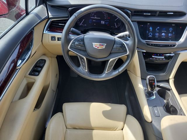 Used 2017 Cadillac XT5 Luxury w/ Driver Awareness Package image 9