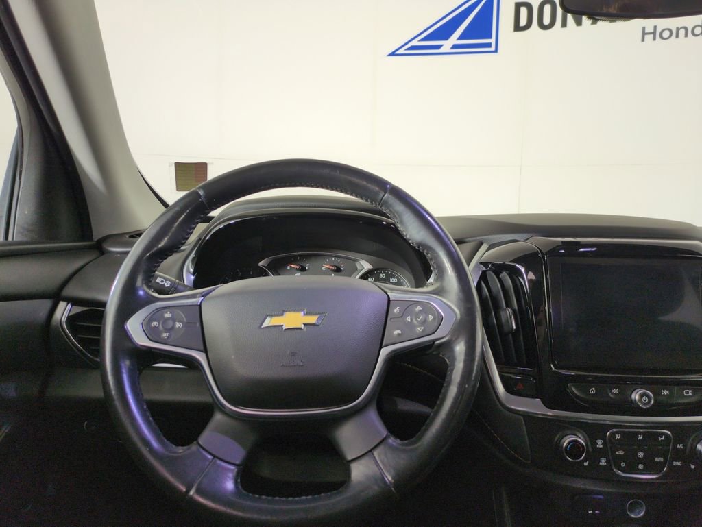 Used 2021 Chevrolet Traverse LT image 15