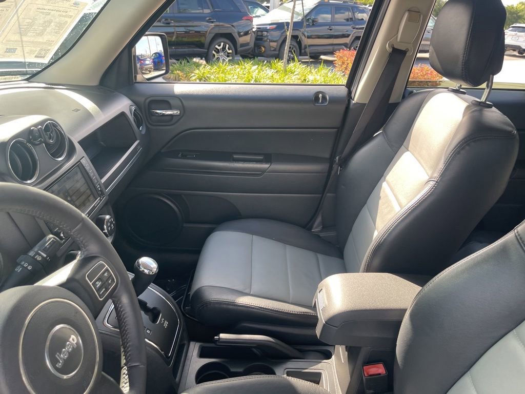 Used 2015 Jeep Patriot Latitude FWD image 16