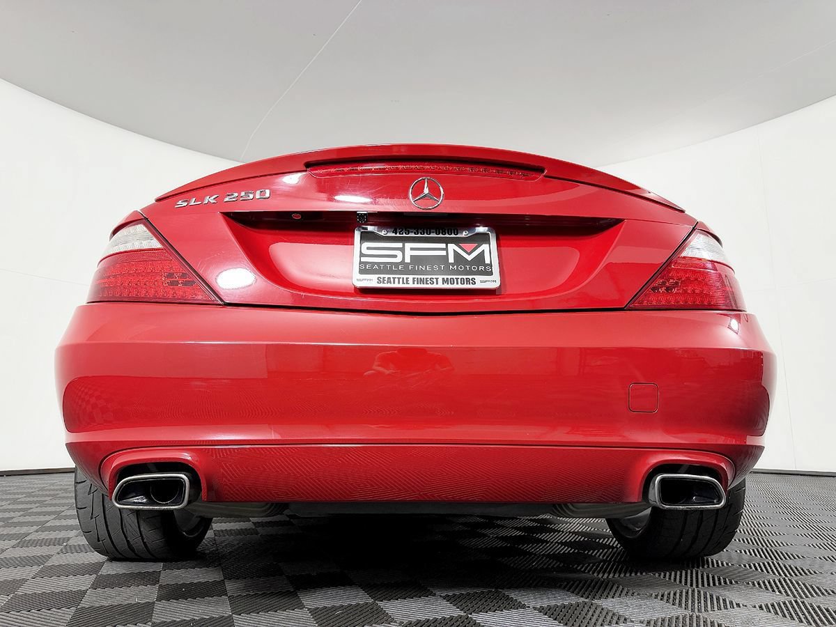 Used 2015 Mercedes-Benz SLK 250 image 11