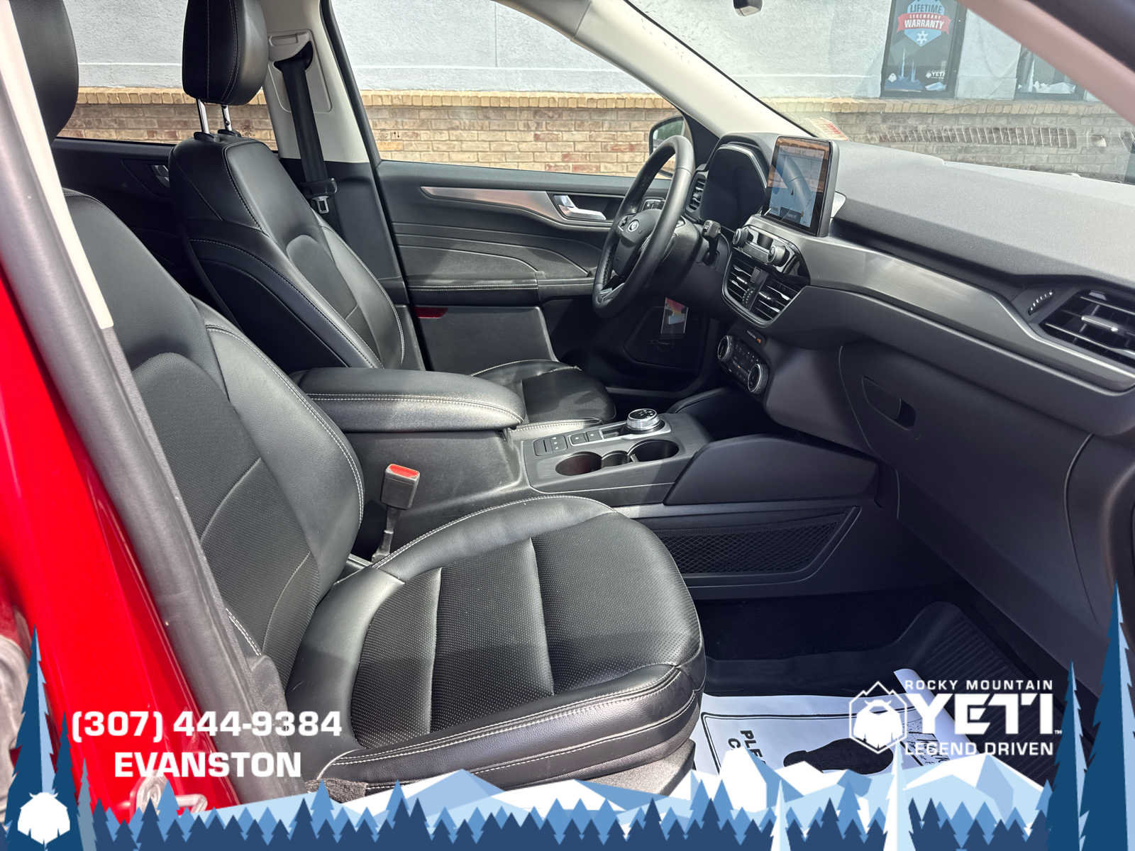 Used 2022 Ford Escape Titanium w/ Class II Trailer Tow Package AWD/4WD image 11