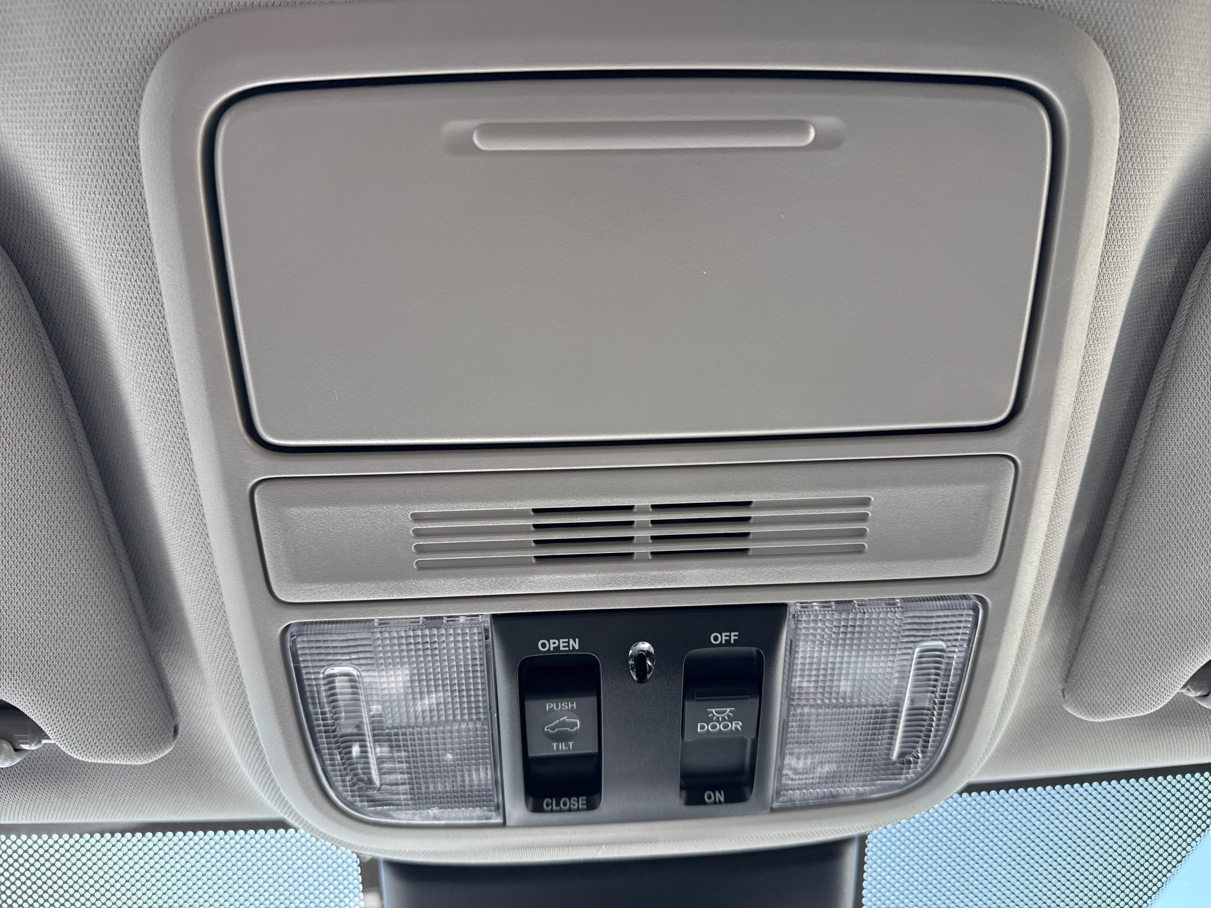 Used 2025 Honda Odyssey EX-L image 32