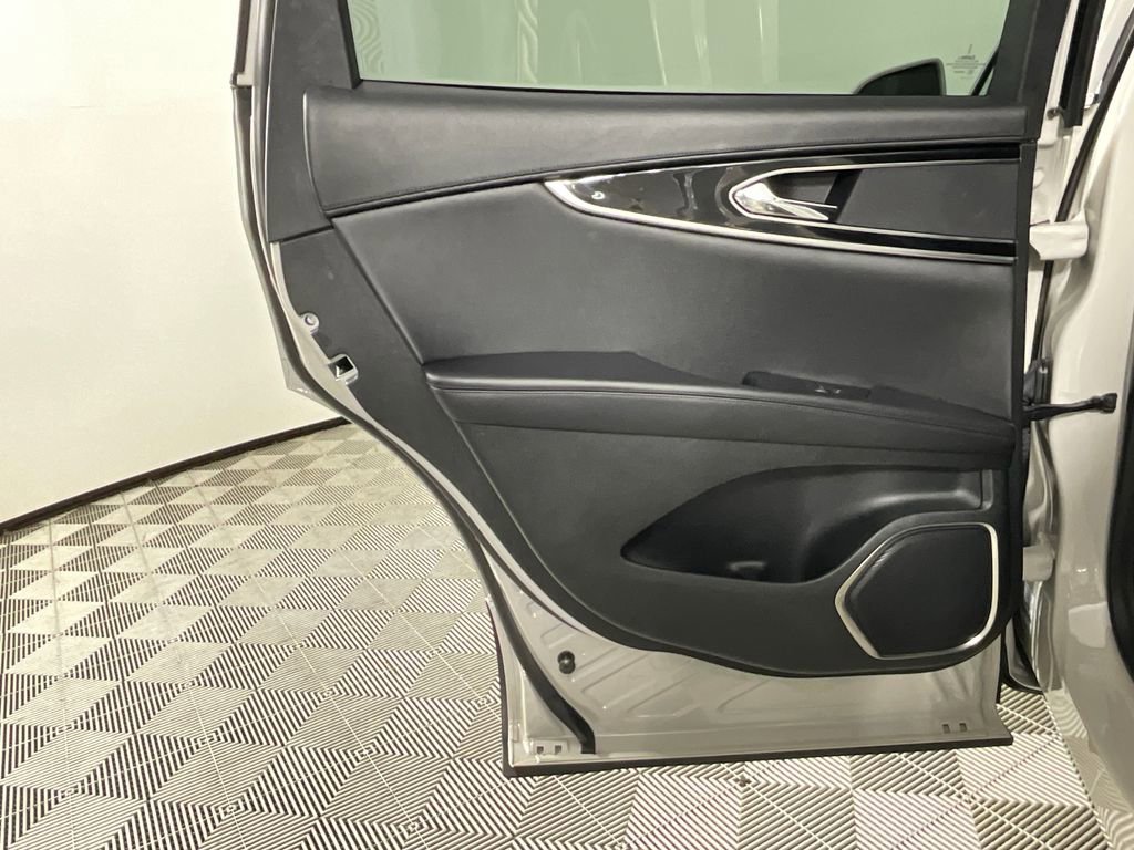 Used 2023 Lincoln Nautilus FWD image 26