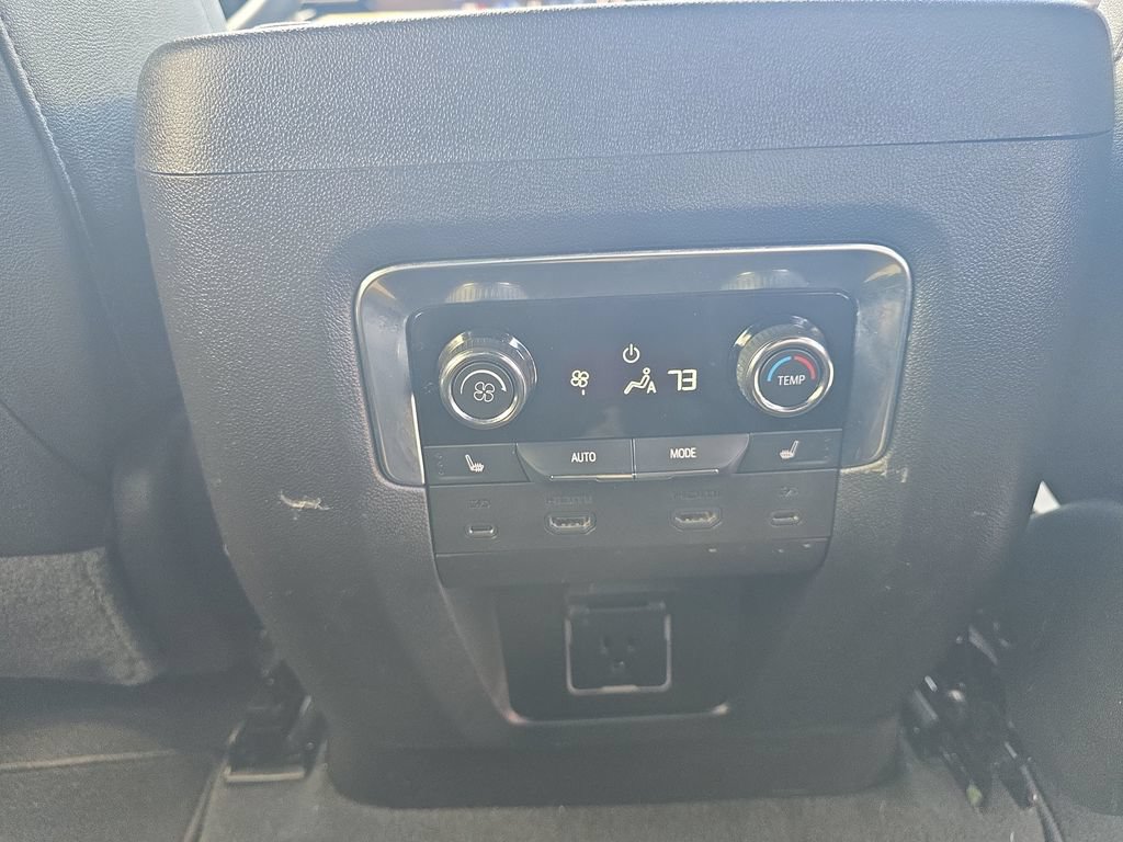 Used 2025 Chevrolet Tahoe High Country AWD/4WD image 23