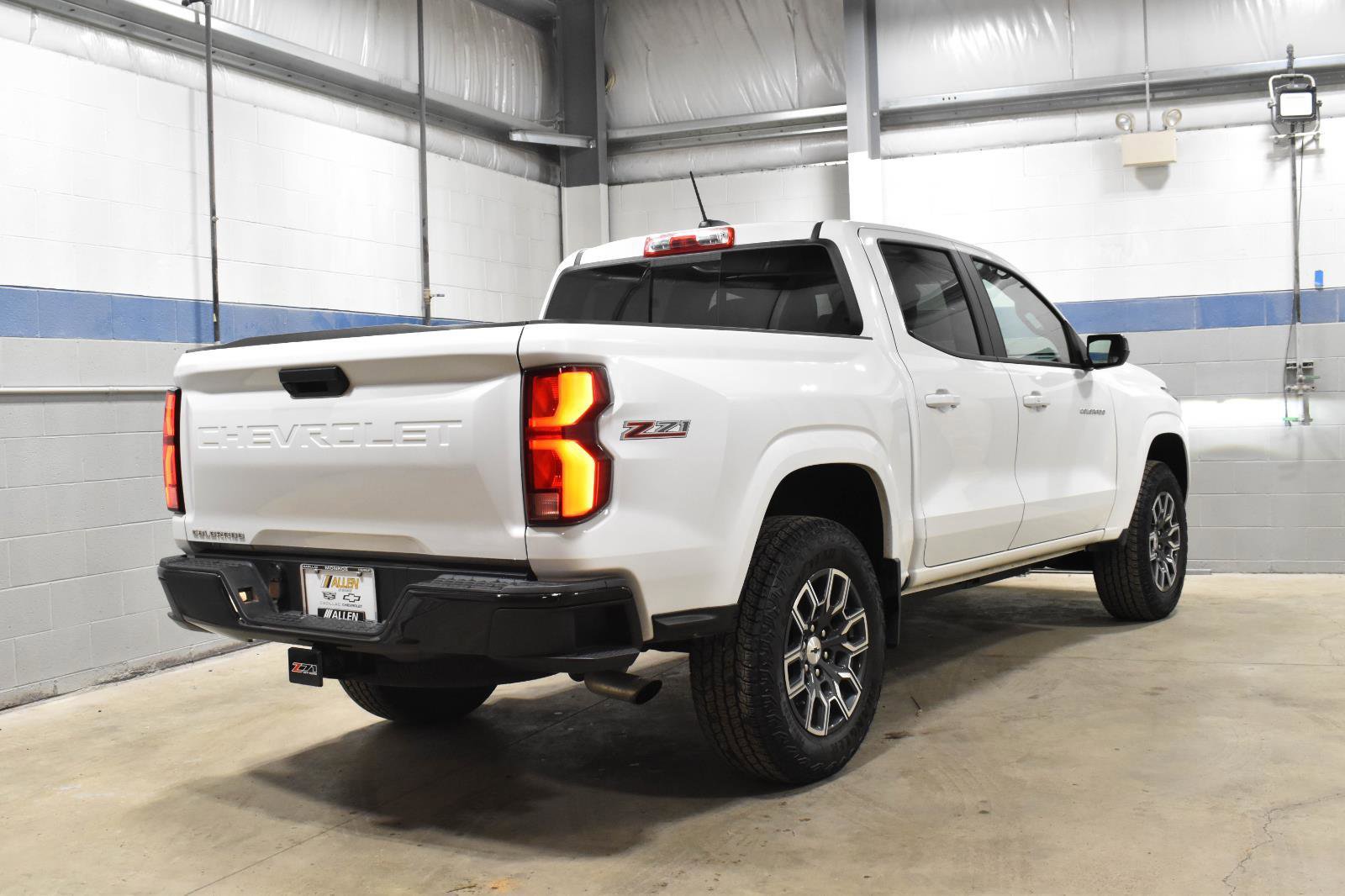 Used 2024 Chevrolet Colorado Z71 AWD/4WD image 28