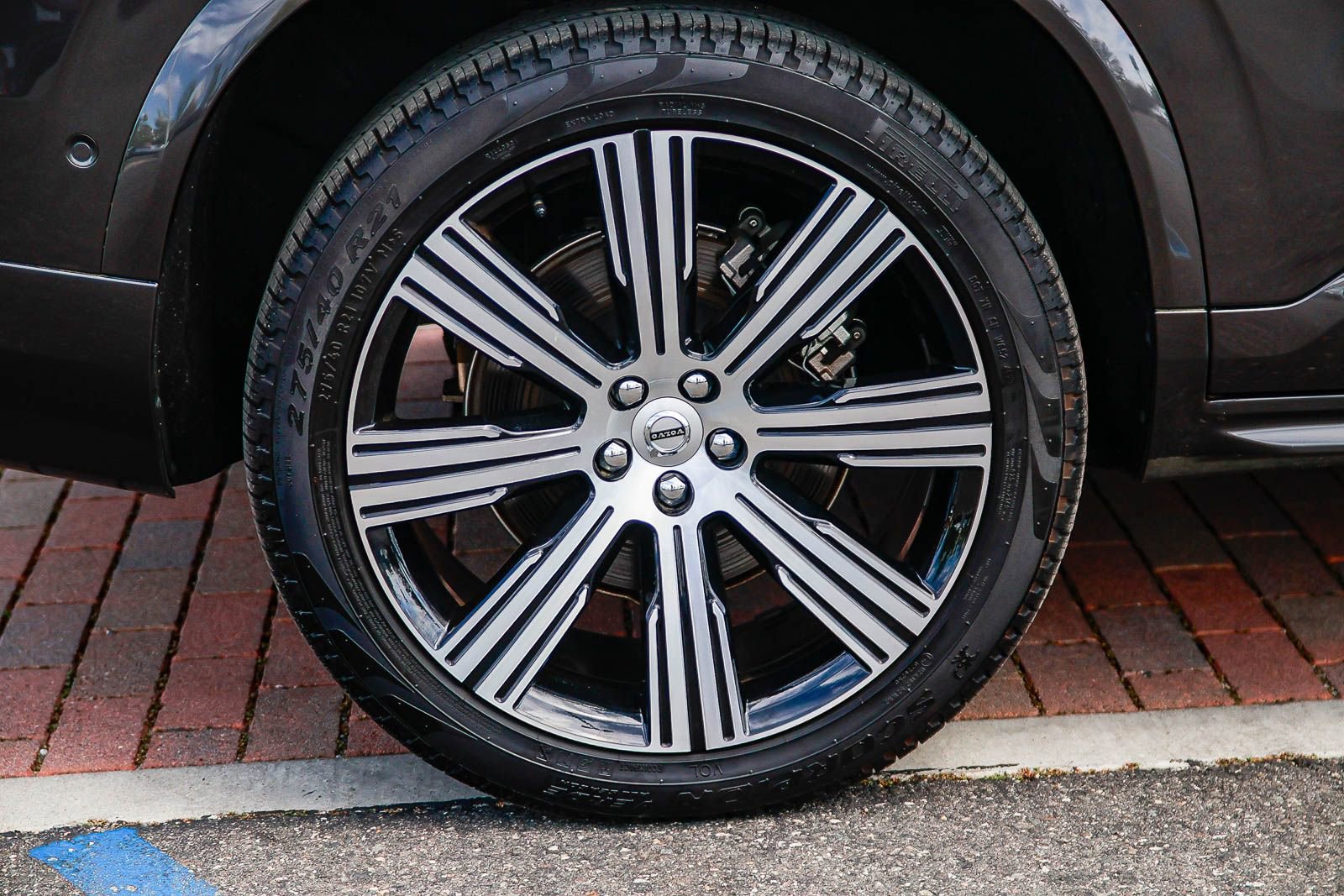 Used 2024 Volvo XC90 T8 Ultimate w/ Protection Package Premier image 10