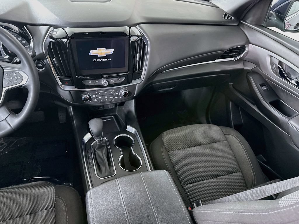 Used 2023 Chevrolet Traverse LT FWD image 25