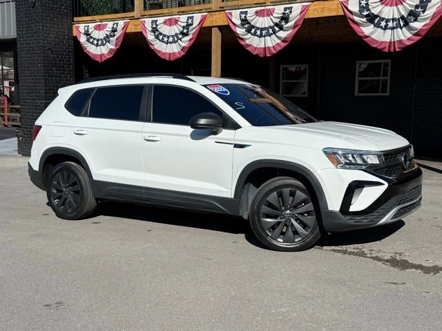 Used 2022 Volkswagen Taos S image 2