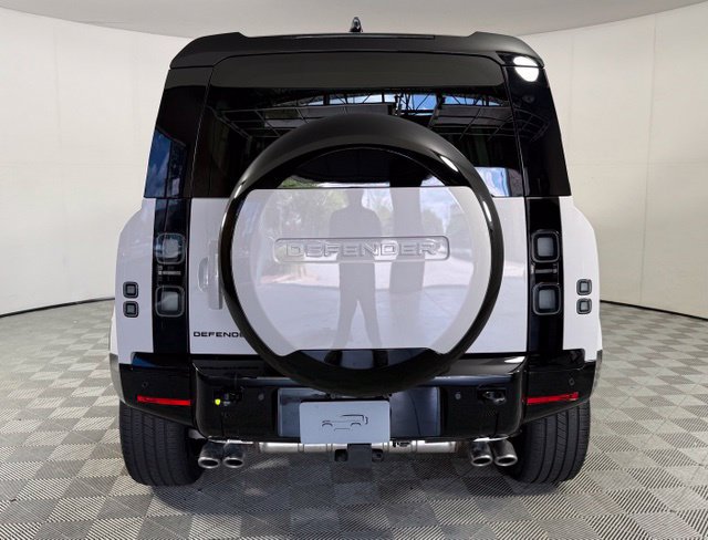 New 2026 Land Rover Defender 110 X-Dynamic SE AWD/4WD image 10