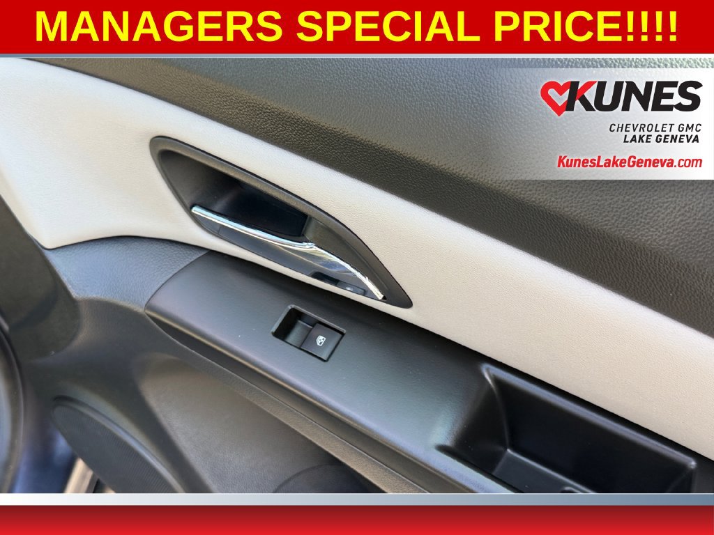 Used 2013 Chevrolet Cruze LS FWD image 32
