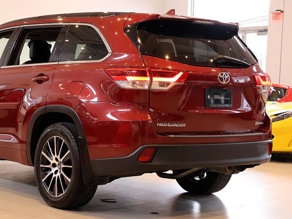 Used 2018 Toyota Highlander SE w/ Protection Package #3 AWD/4WD image 23