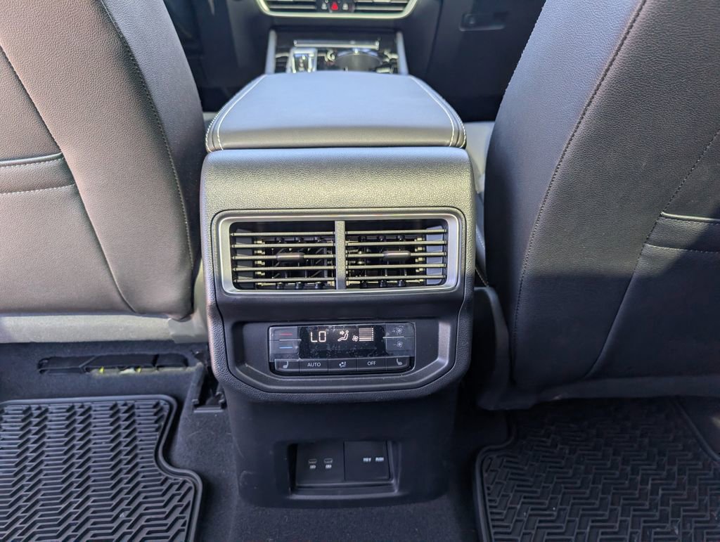 Used 2025 Volkswagen Atlas SEL image 26