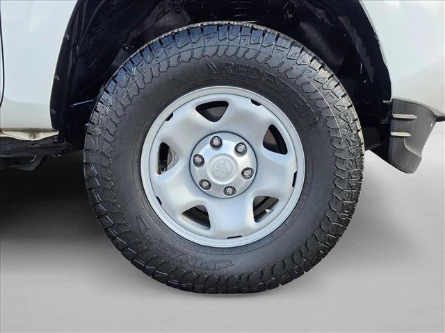 Used 2022 Toyota Tacoma SR AWD/4WD image 9