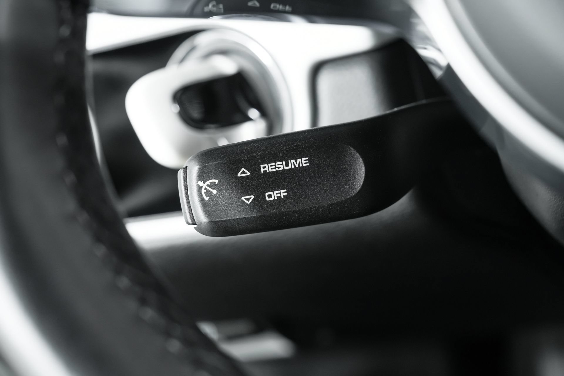 Used 2025 Porsche 718 Cayman RWD image 88