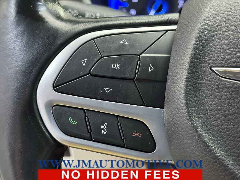 Used 2021 Chrysler Pacifica Touring-L image 43