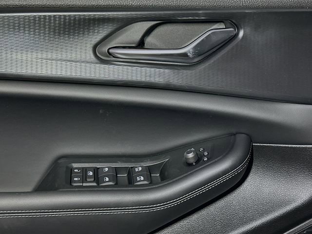 New 2025 Jeep Grand Cherokee L Altitude image 12