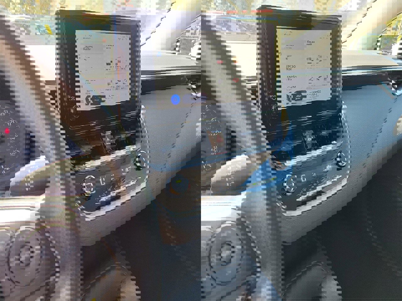 Used 2024 Toyota Corolla LE image 23