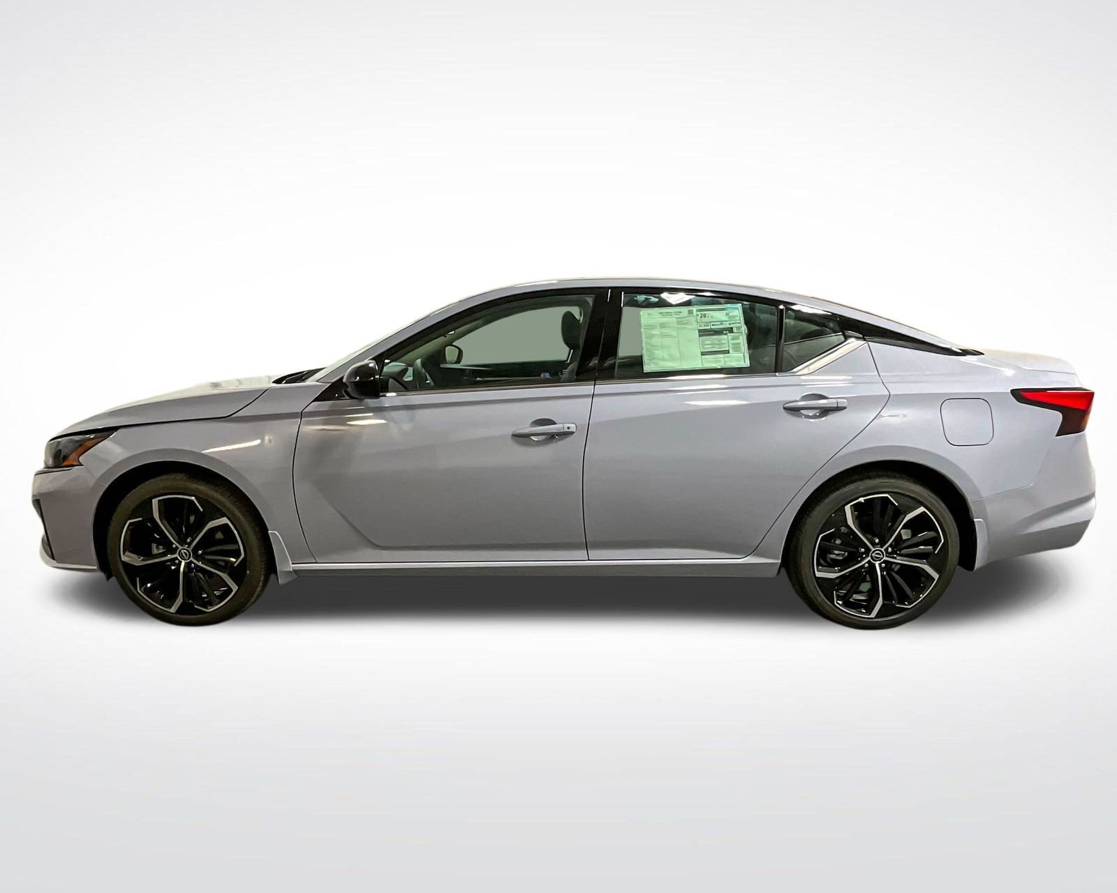 Certified 2025 Nissan Altima 2.5 SR AWD/4WD image 8
