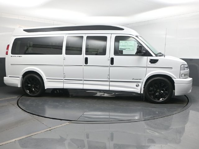 New 2026 Chevrolet Express 2500 Extended w/ Driver Convenience Package