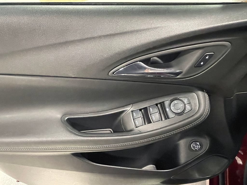 Used 2023 Buick Encore GX Select w/ Sport Touring Package FWD image 20
