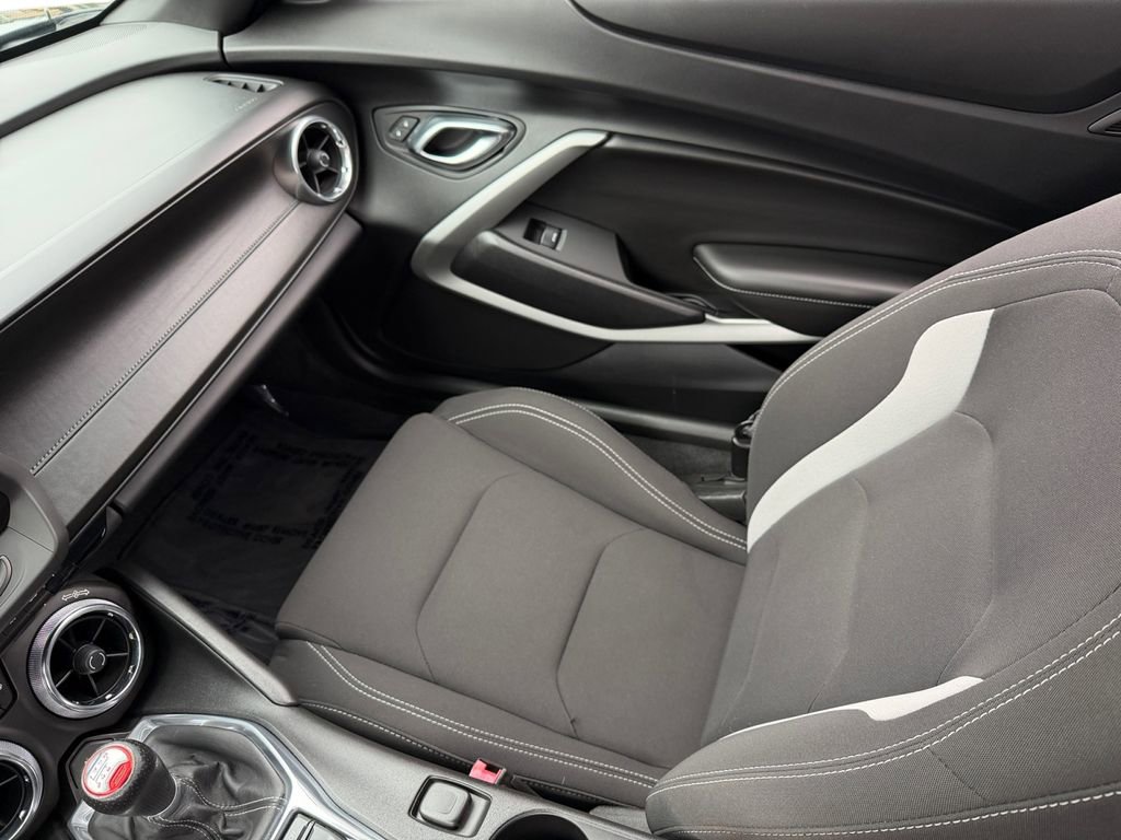 Used 2017 Chevrolet Camaro SS image 17